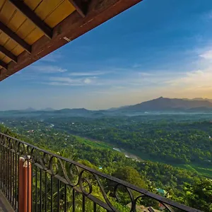 Ceyloni Panorama Hotel